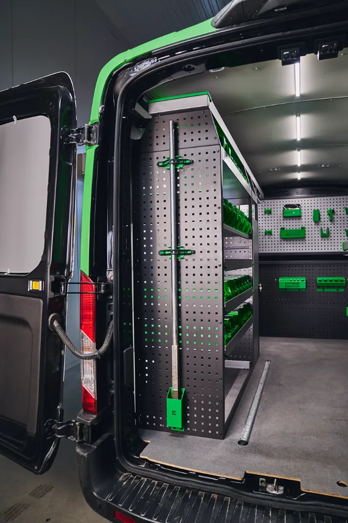 Edstrom_4341_Tool clamp_4342_Pegboard tray_3.webp