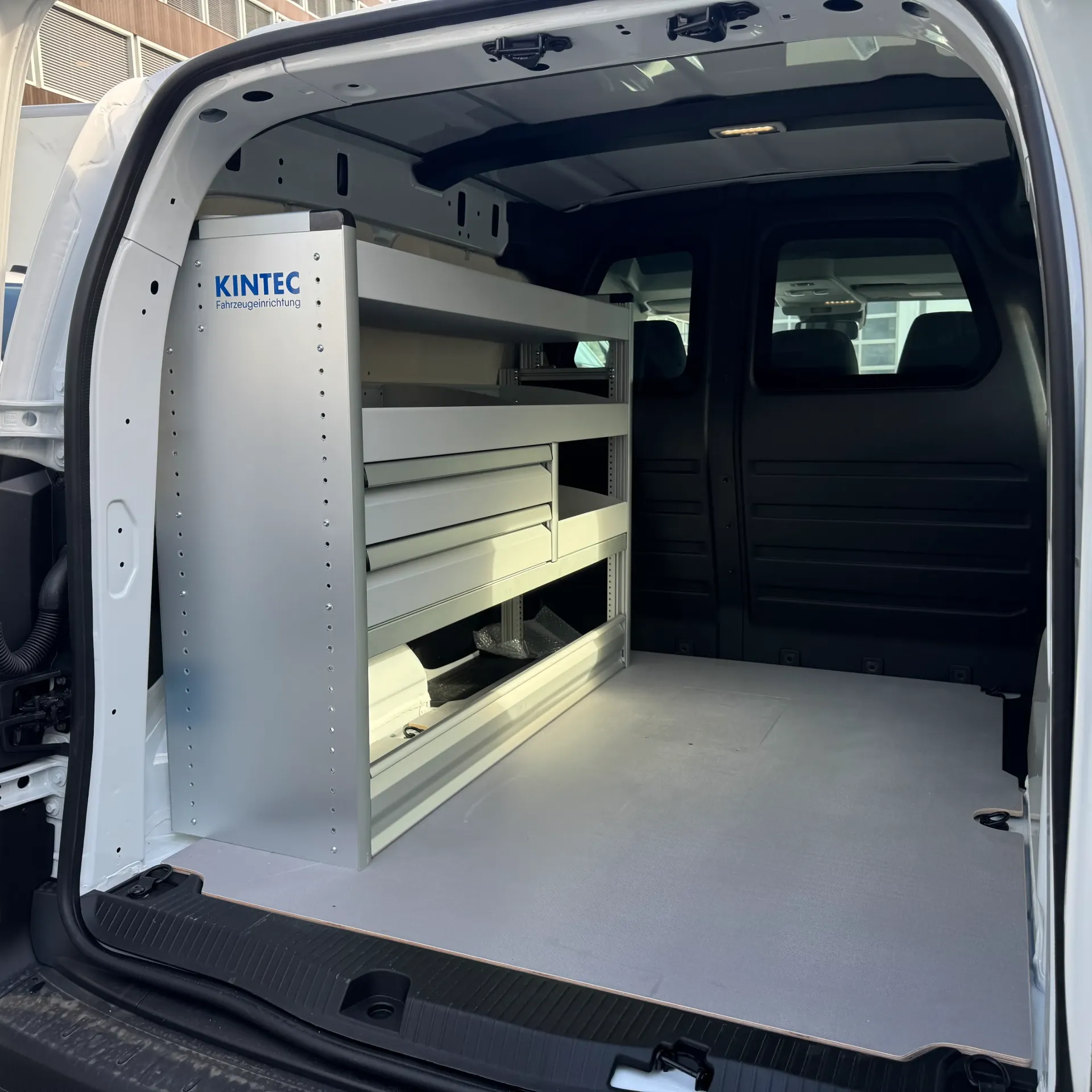 Fahrzeugeinrichtung 1250 KINTEC