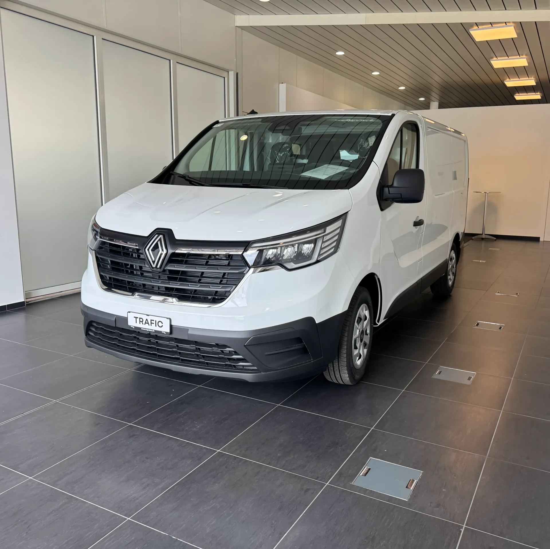 Renault Trafic L1 KINTEC fertig eingerichtet